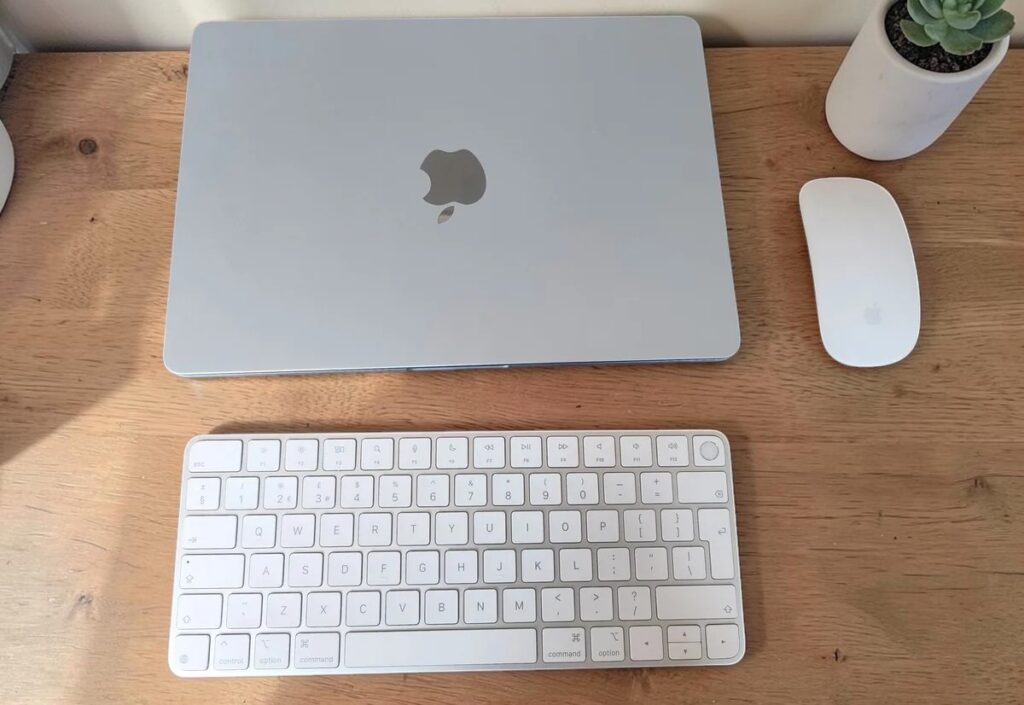 영상·3D 작업 기준으로 본 맥북 에어 M5와 프로 M5의 차이